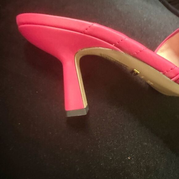 Brand new women’s size 9.5 Gucci Pink Quilted heel Sandal - Picture 6 of 12